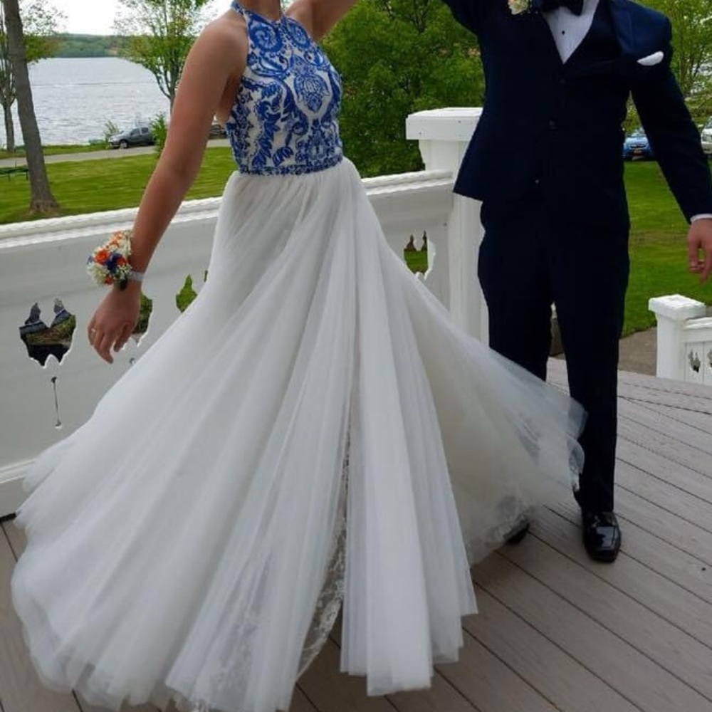 Stunning Sherri Hill prom dress💙